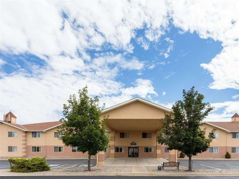 Days Inn By Wyndham Colorado Springs Airport Exterior photo