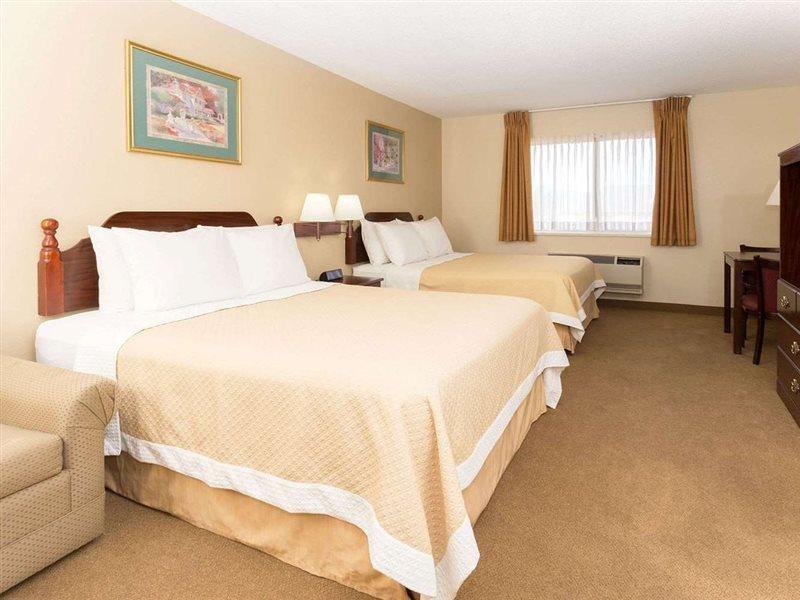 Days Inn By Wyndham Colorado Springs Airport Exterior photo